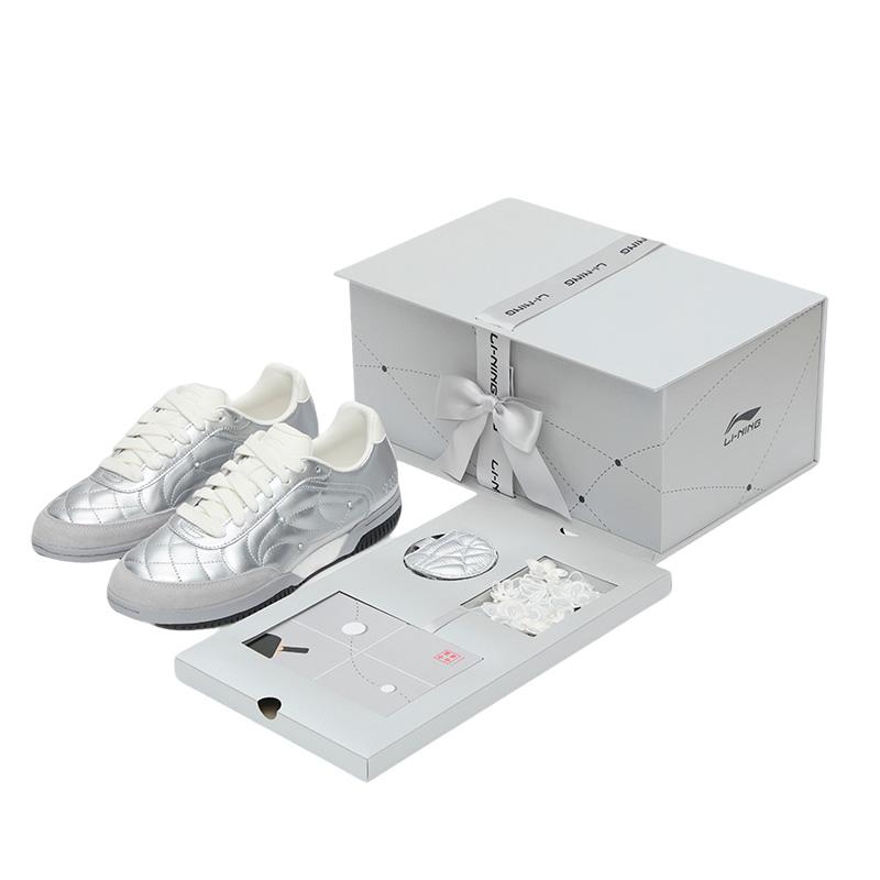 

Li Ning Настольный теннис Модный тренд Подарочная коробка Стиль Амортизация Нескользящие Износостойкие Кроссовки с низким верхом Повседневная обувь Унисекс Повседневная обувь Серебристый AZGV165-4 36⅓