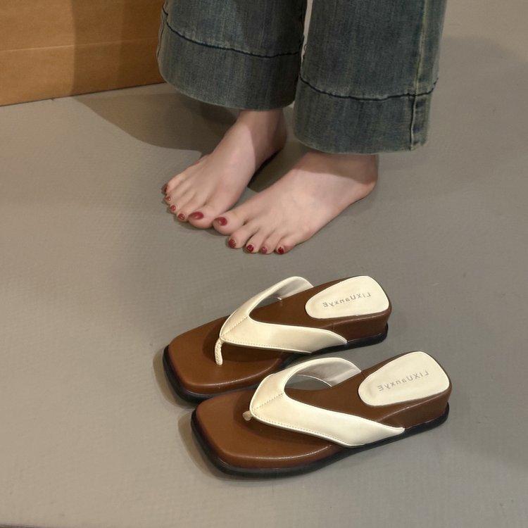 Strand-Flip-Flops Damen Sommer Internet-Berühmtheiten 2025 Mode Casual Rutschfest Oberbekleidung Koreanische Version Zehensteg Urlaub Coole Hausschuhe Tide