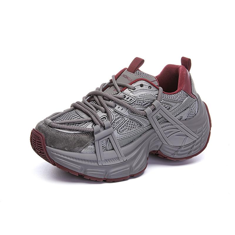 Suction Film Sole Leather Dad Shoes Women's 2025 Spring New Retro Sports Shoes Women's Versatile Thick Sole Heightening Casual Shoes