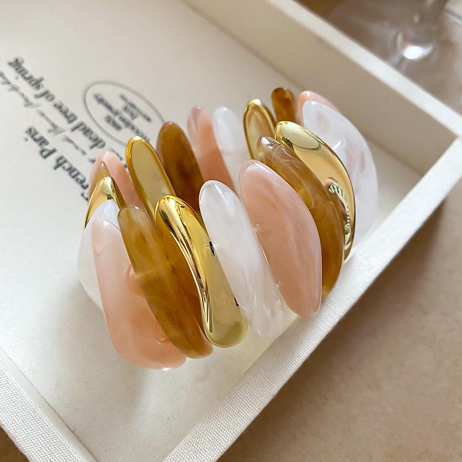 Acrylic Oval Ombre Patchwork Bracelet: Light Luxury, Sweet Temperament, Fashion Jewelry.