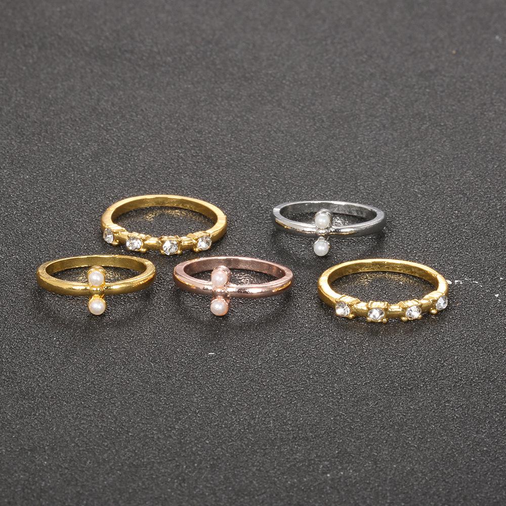 Anello con Perle e Diamanti Semplice, Elegante e Personalizzato, Colore Misto Oro, Argento, Oro Rosa, Set da 5 Pezzi