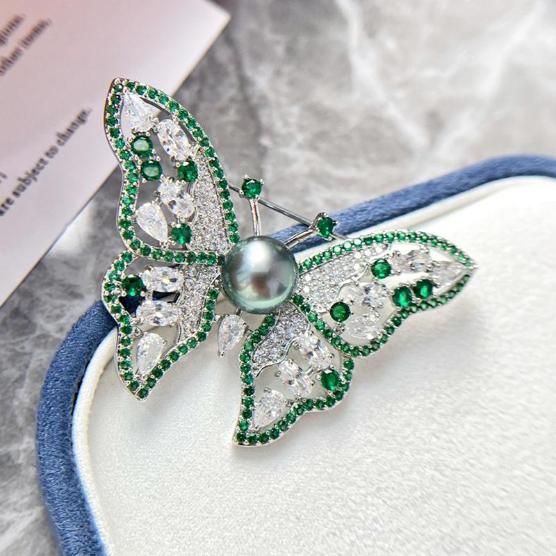 High-End Silver-Green Butterfly Brooch: Women's Gold-Plated Copper Pin, Zircon, and Pearl