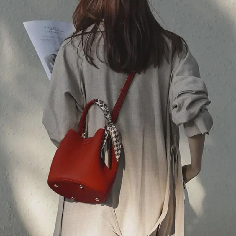 2024 Summer Women's Small Bucket Handbag: Niche Design, High-End Commuter Crossbody Bag