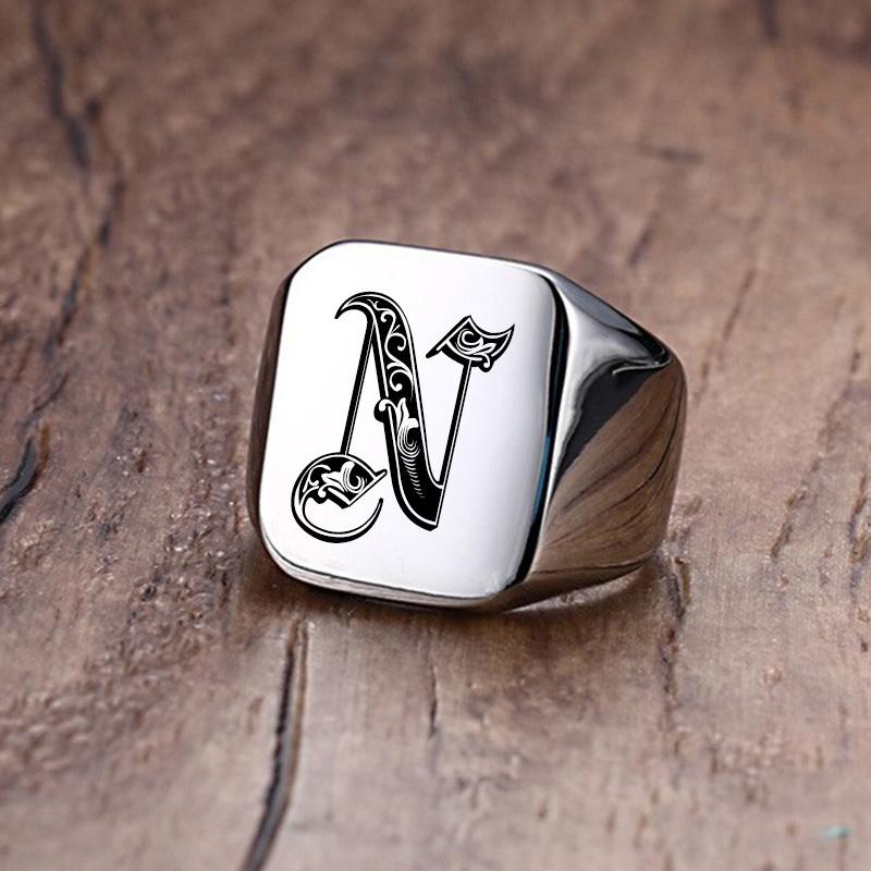 Vnox Retro-Initialen-Siegelring für Männer, 18 mm, sperrig, schwerer Stempel, männliches Band, Edelstahl, Buchstaben, individueller Schmuck, Geschenk für Ihn