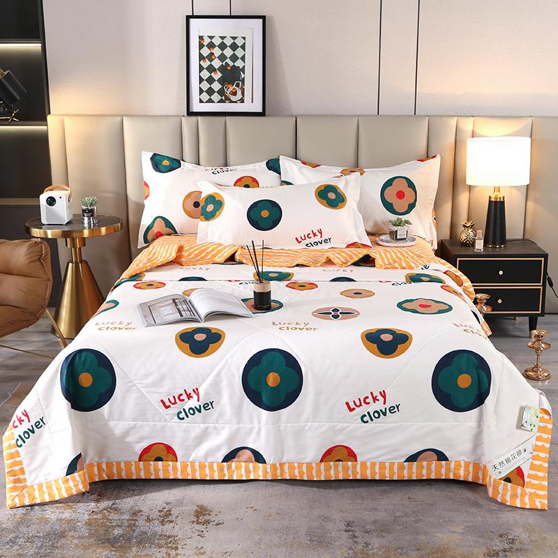 Cute Bear Pattern Summer Quilt Cartoon Style Natural Cotton Soft Thin Quilt Air Conditioning Quilted Quilt for Kids Boys Girls