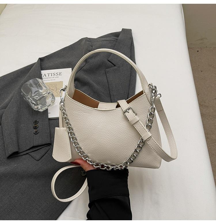 

Small square bag new fashion trend casual foreign simple women s bag solid color versatile messenger bag Korean version messenger bag белый