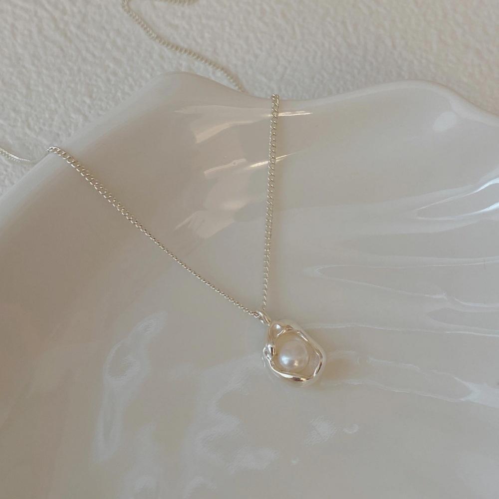 Pearl Butterfly Necklace Female Design Sense High Sense Does Not Fade Accessories Collarbone Chain Tide