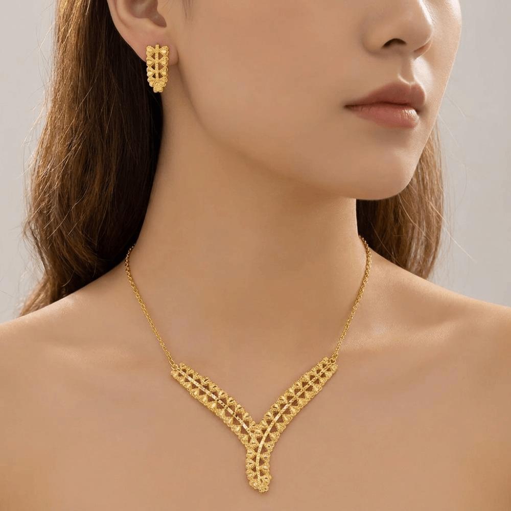 Dainty Flower Stud Earrings Elegant Necklace and Earrings Gold Plated Zinc Zinc Alloy Jewelry Set Bridal