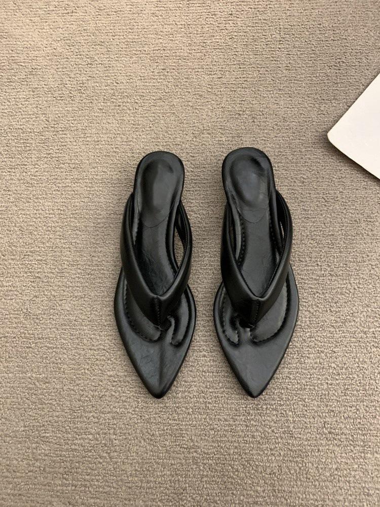 

Шлепанцы с перемычкой женские летние 2025 новый дизайн нишевые толстый каблук острый носок женские пляжные крутые шлепки 34