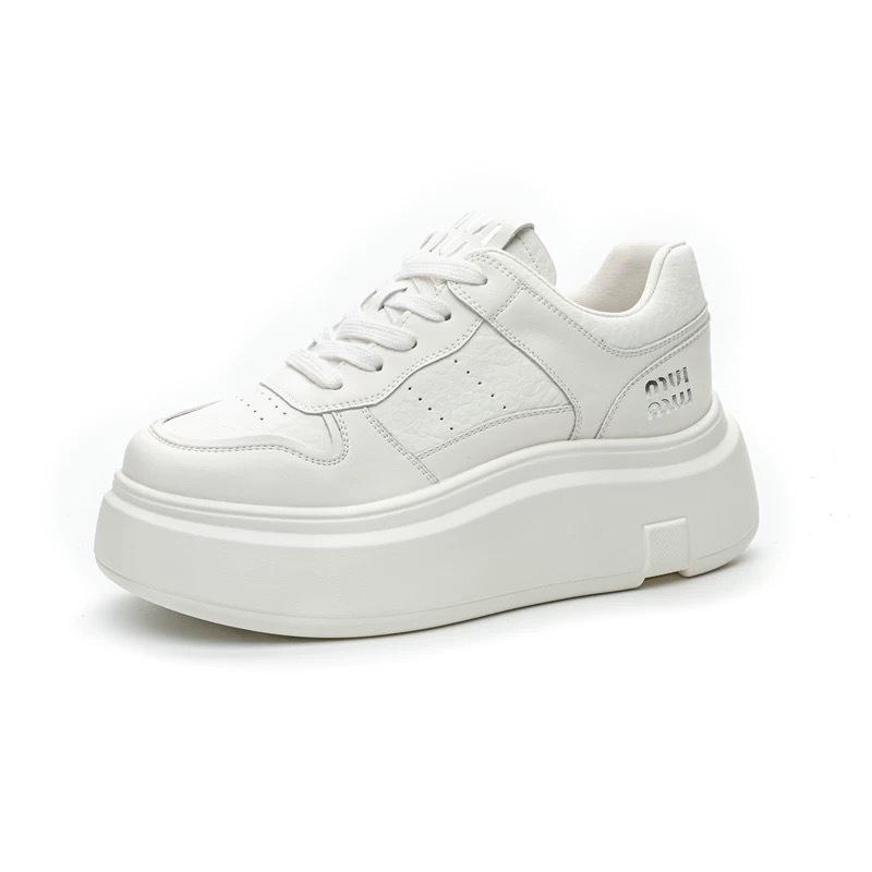 Thick-soled heightening German training little white shoes women's models will be popular in the autumn of 2025. Versatile Korean sports and leisure