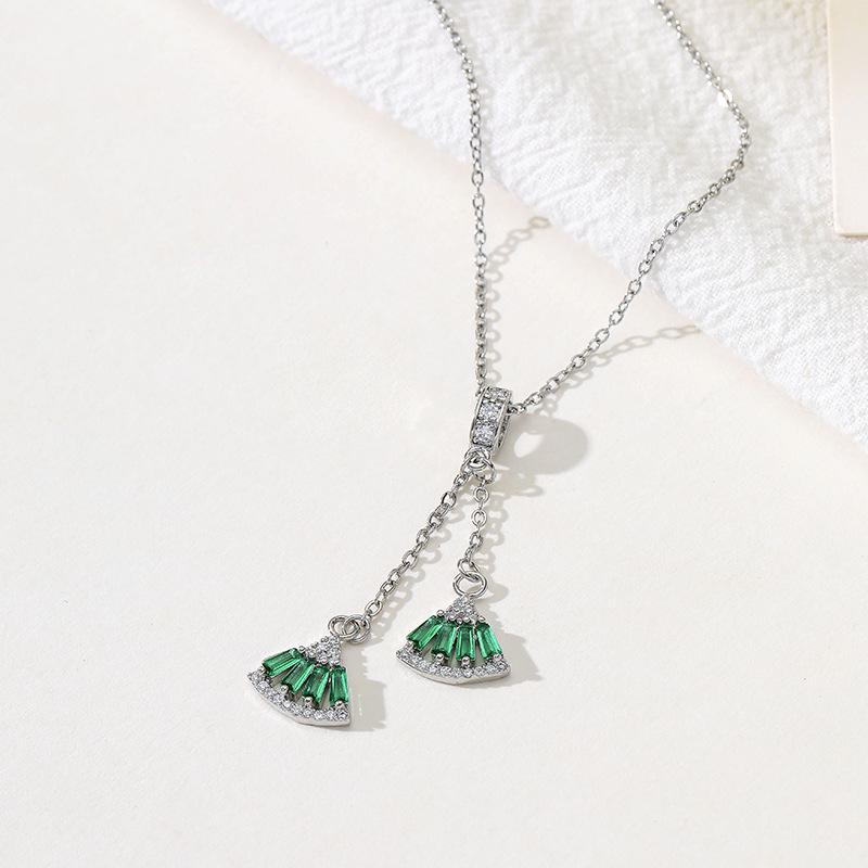Titanium Steel Non-fading Necklace - European & American Style, Light Luxury, Versatile Korean Fashion, Perfect for Women and Girlfriend Gifts.