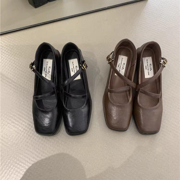 

Туфли Мэри Джейн в стиле ретро 2025 ранняя осень новинка французский темперамент элегантный квадратный носок открытый подъем толстый каблук высокий каблук вечерние туфли 39 коричневый