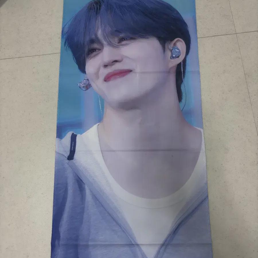 

Seventeen Слоган S.coups Продавать