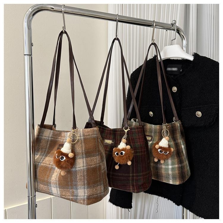2023 New Style Woolen Street Fashion Tote Bag For Women With Large Capacity