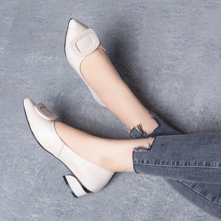 Soft leather single shoes women's 2025 autumn new mother shoes middle-aged women's versatile flat shoes soft sole not tired feet women's shoes