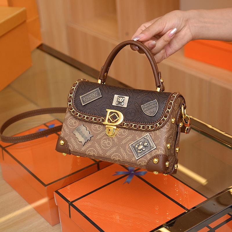 Vintage Embossed Girls Shoulder Bag European and American Badge Ladies Crossbody Fashion Splicing Girls Handbag Metal Decoration