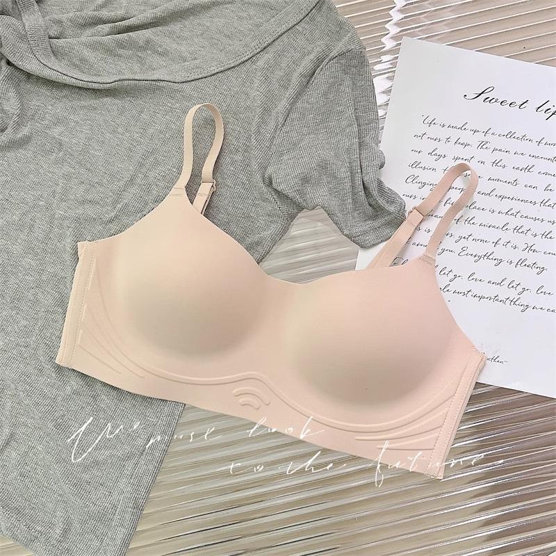 Traceless underwear women's big breasts show small breasts gather to prevent sagging, thin one-piece one-piece cup tube top girl bra