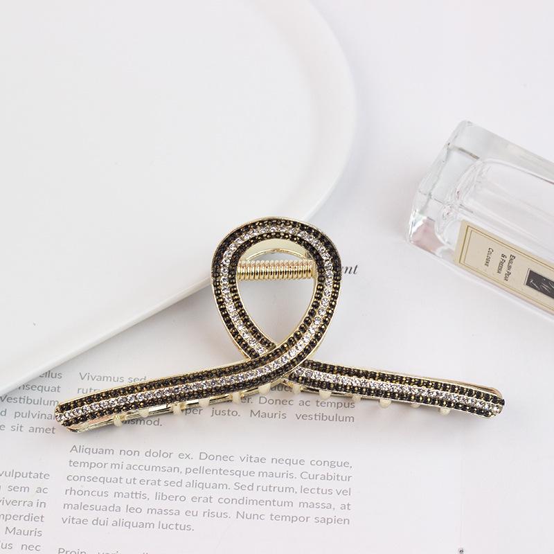 

Korean Style Pearl & Rhinestone Hair Clip - Elegant Women s Updo Accessory