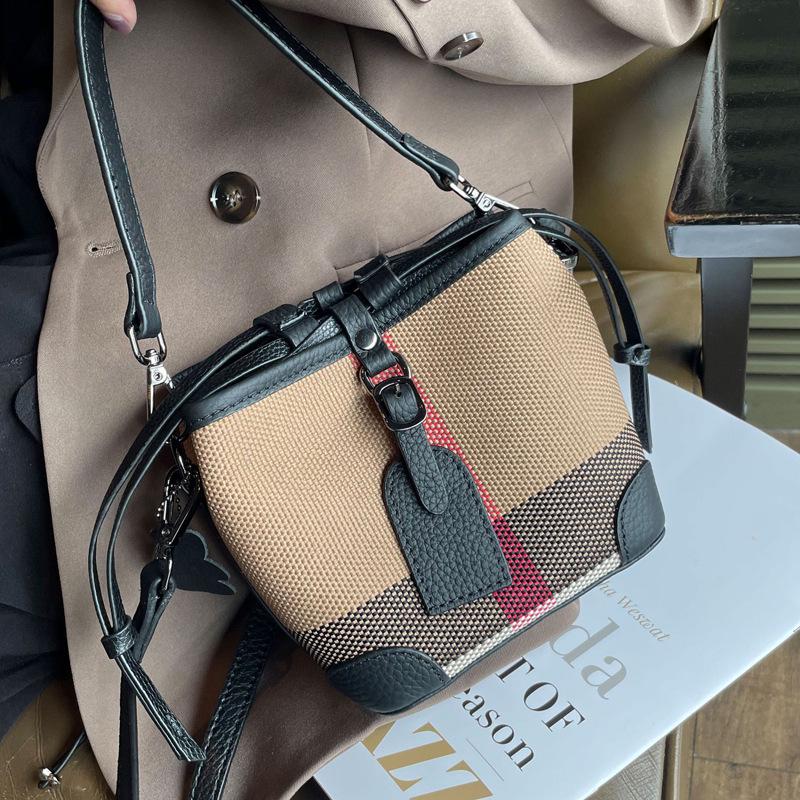 2025 Trendy Women’s Bucket Bags: High-End, Niche Autumn/Winter Crossbody and Shoulder Styles