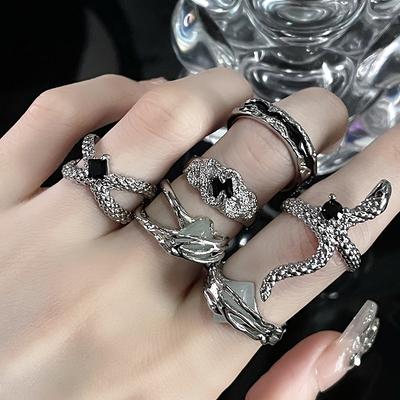 Dark Snake Personality Vintage French Irregular Folds Advanced Sense Cold Wind Opening Ring Female