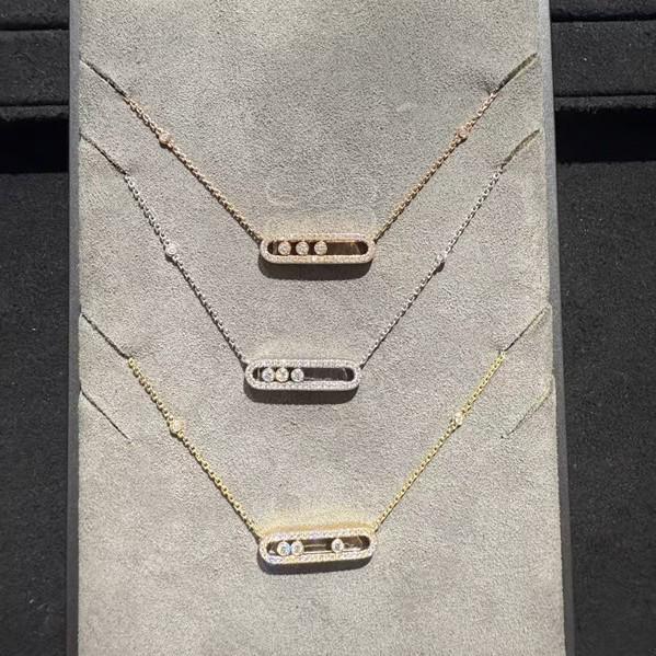 Colier Elegant Mei Family Aur Roz: Pandantiv Geometric Mic cu Trei Diamante Complete pentru Femei