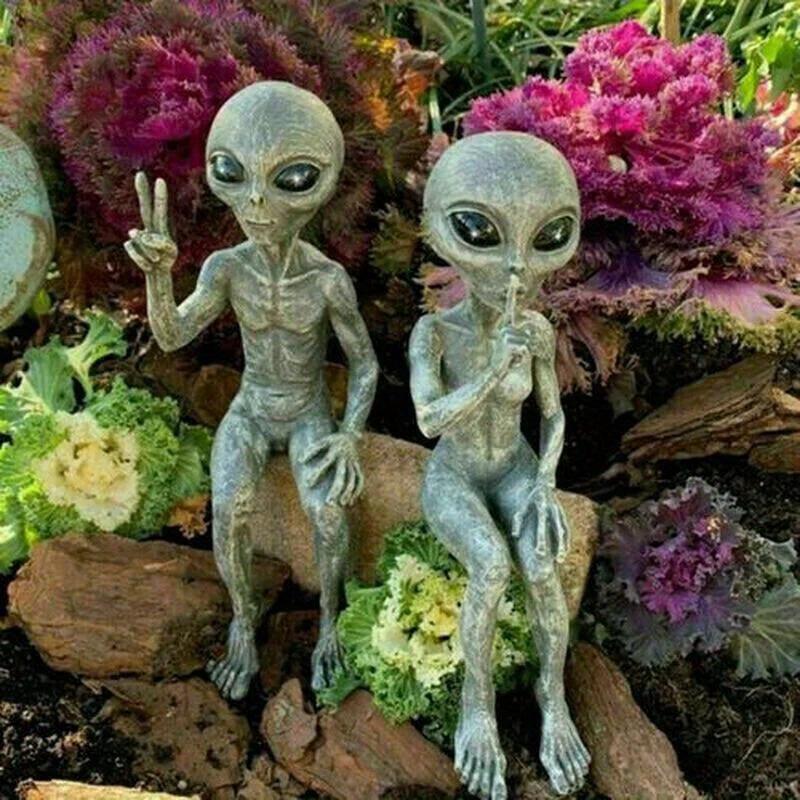 New Outer Space Alien Accessories Statue Martians Garden Figurine Set For Home Indoor Outdoor Decoration Courtyard Ornaments