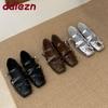 Calzado para mujer – Zapatillas