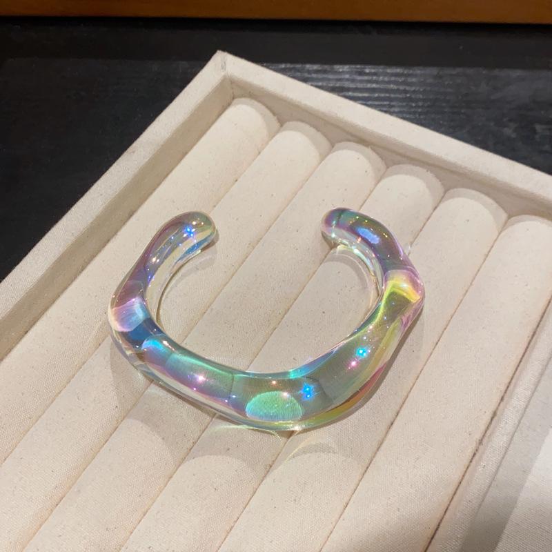 Elegante Bracciale Aperto Geometrico in Acrilico - Braccialetto Versatile di Alta Gamma per Donna