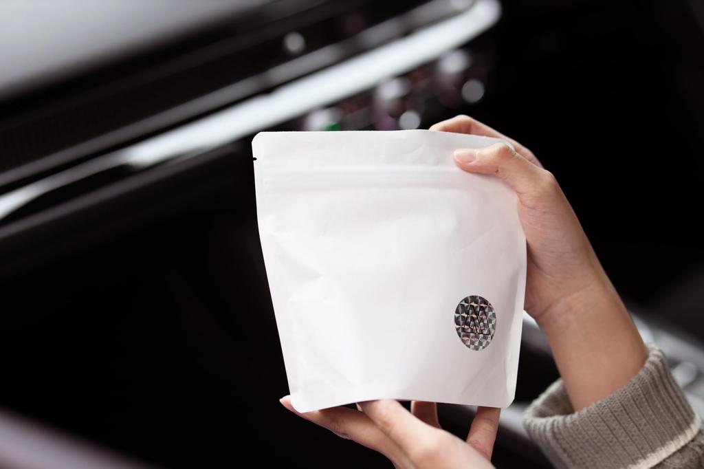 Azumast Gel Cleaner Large Capacity Car Interior Cleaning Slime Cleaner Reusable Suction Gap Cleaning Dust Removal (200g)