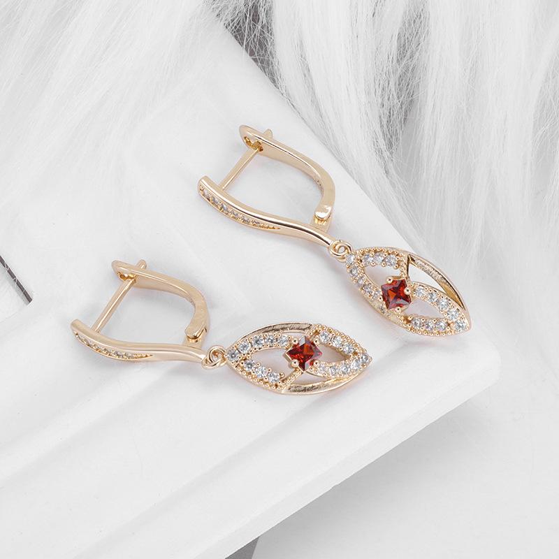Hot Selling European and American Niche French Earrings with Crystal Inlaid Sweet Long Earrings