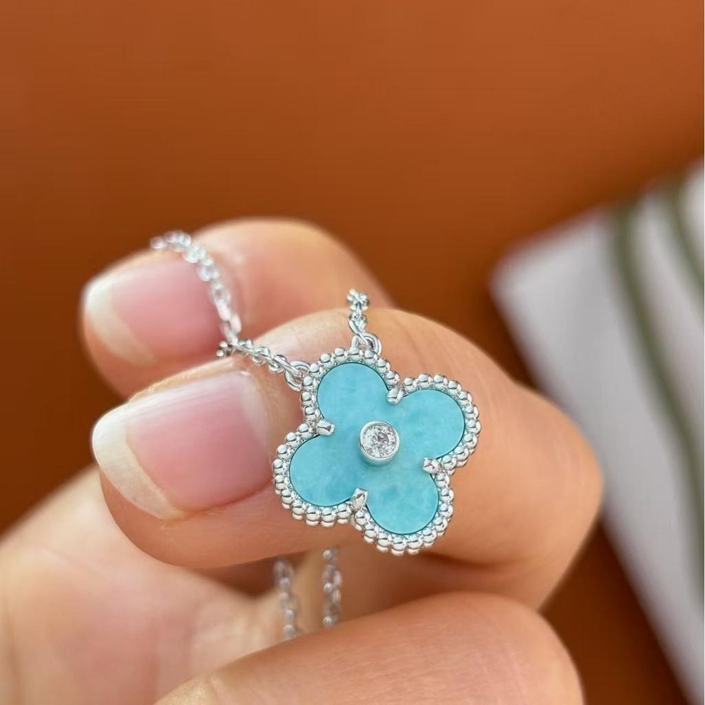V Gold High Version Four-leaf Clover Necklace with Diamond Natural Fritillary Agate Pendant Classic Lucky Grass Collarbone Chain