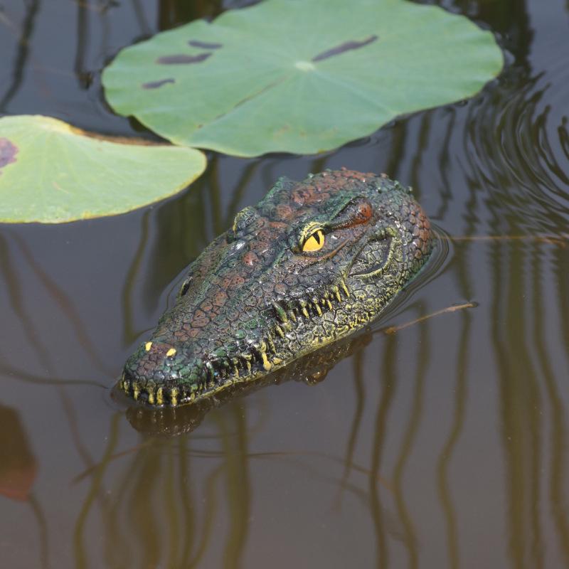Floating Crocodile Simulation Ornament for Ponds & Fish Tanks