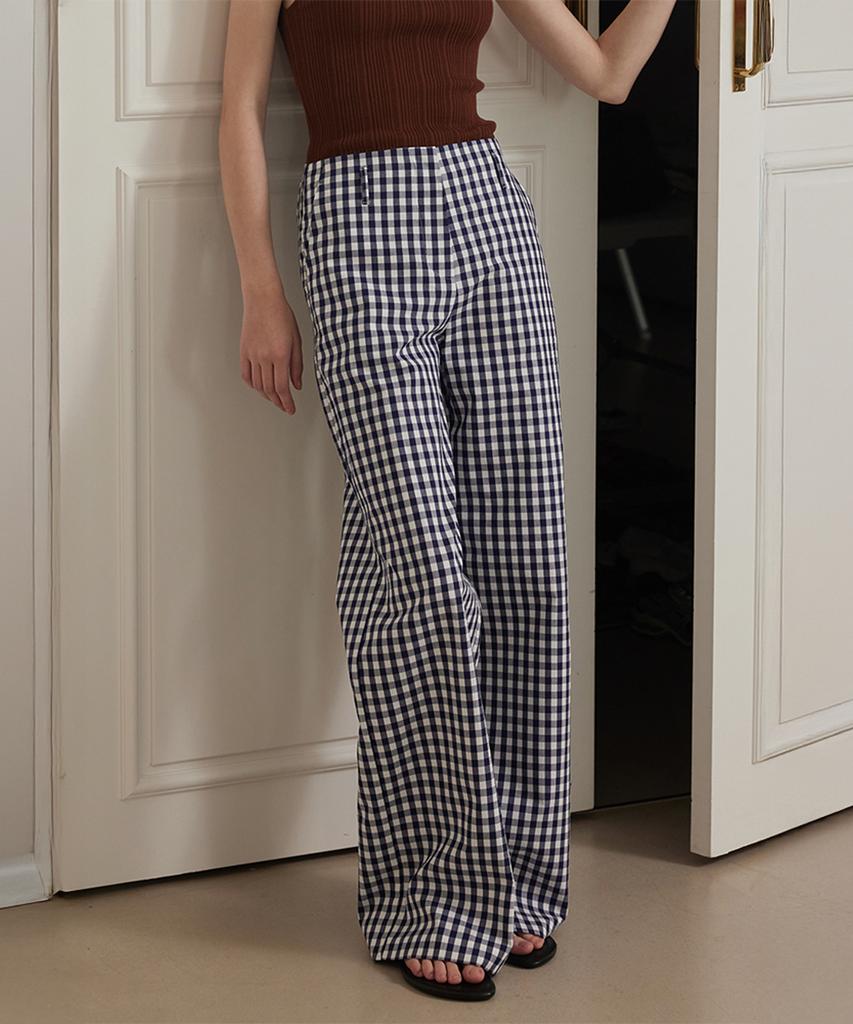 Kwinseulaebis Clean-Cut Cotton Tuck Low-Waist Pants_Navy_2Colors