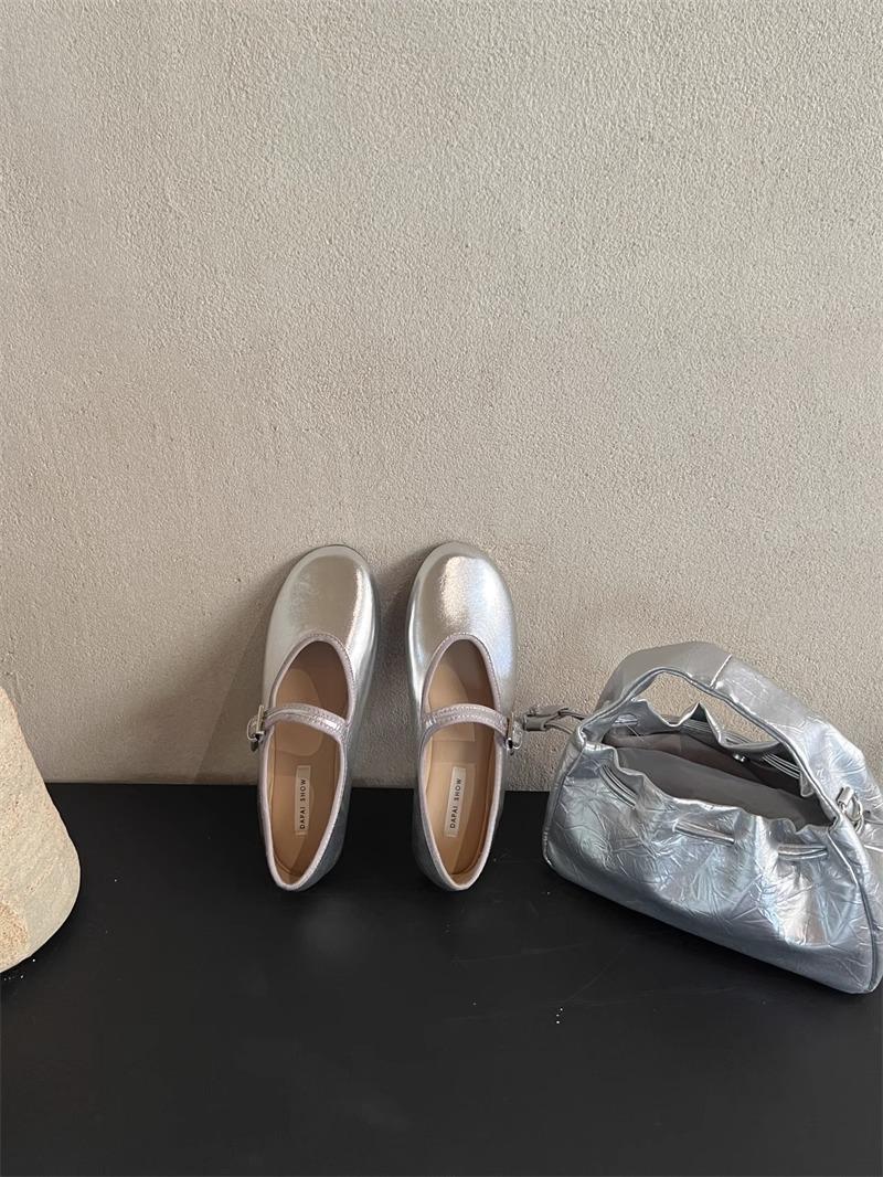 

2025 spring and autumn new one-word belt Mary Jane single shoes women s shallow mouth ballet shoes flat red small leather shoes 39 серебряный