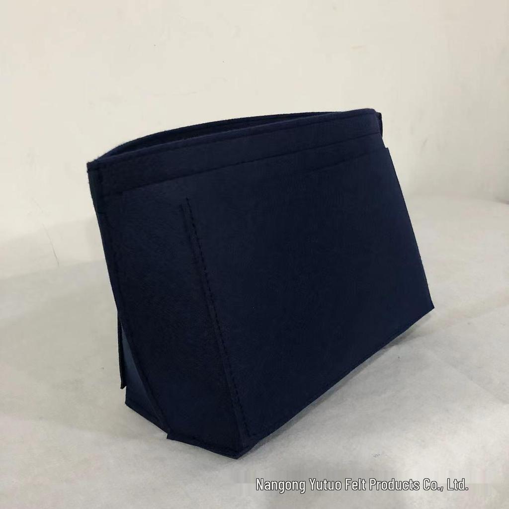 Velkokapacitní zakázková plstěná taška na make-up a toaletní potřeby