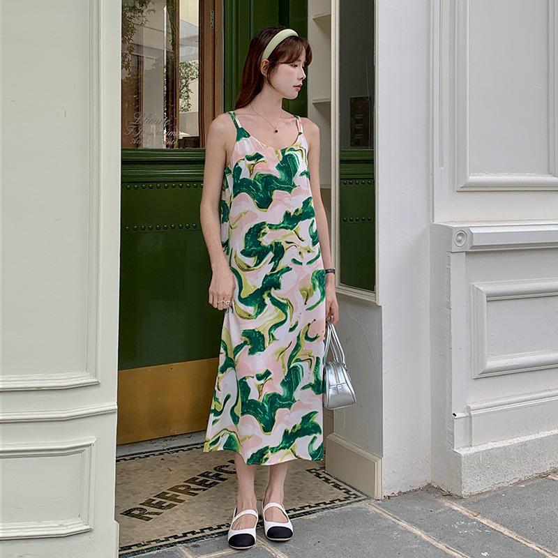 

Платье макси с V-образным вырезом, на тонких бретелях, из атласа, белое, зеленое или желтое - Летняя коллекция 2025, приталенное, с двойными бретелями, искусственный шелк. XXXL (130-145 lbs)