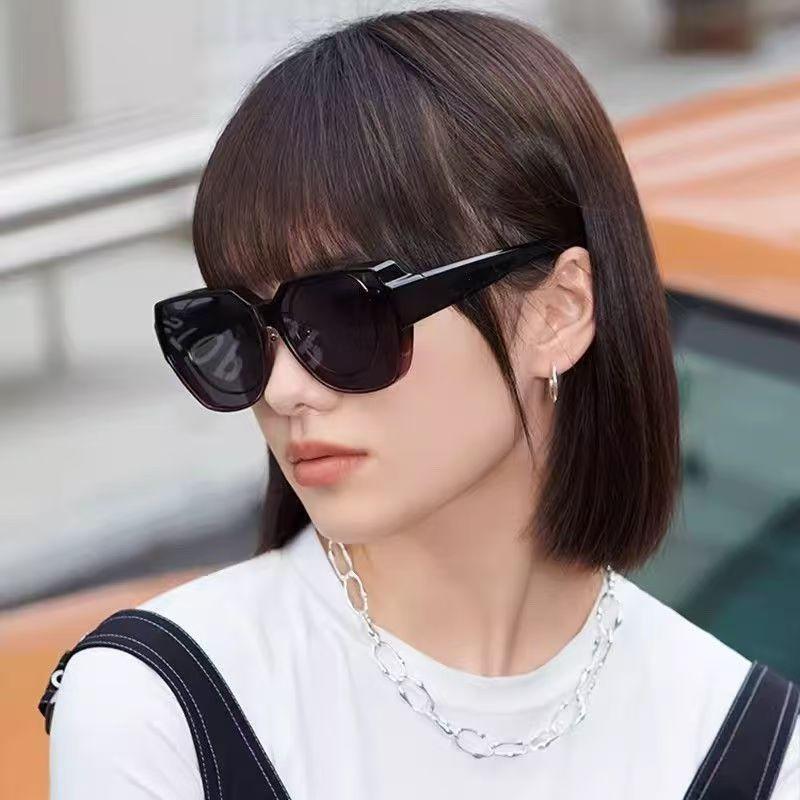 New Square Sunglasses for Men Women Fashion Anti Glare UV Protection Can Be Worn Over Myopia Glasses Outdoor Driving