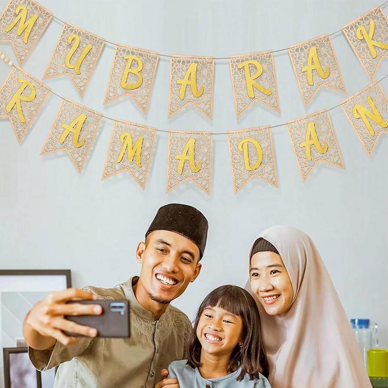 1pcs Eid Mubarak Hollow Wooden Banner Hanging Ornaments Islamic Muslim For Home Ramadan Decoration Festival Party Supplies
