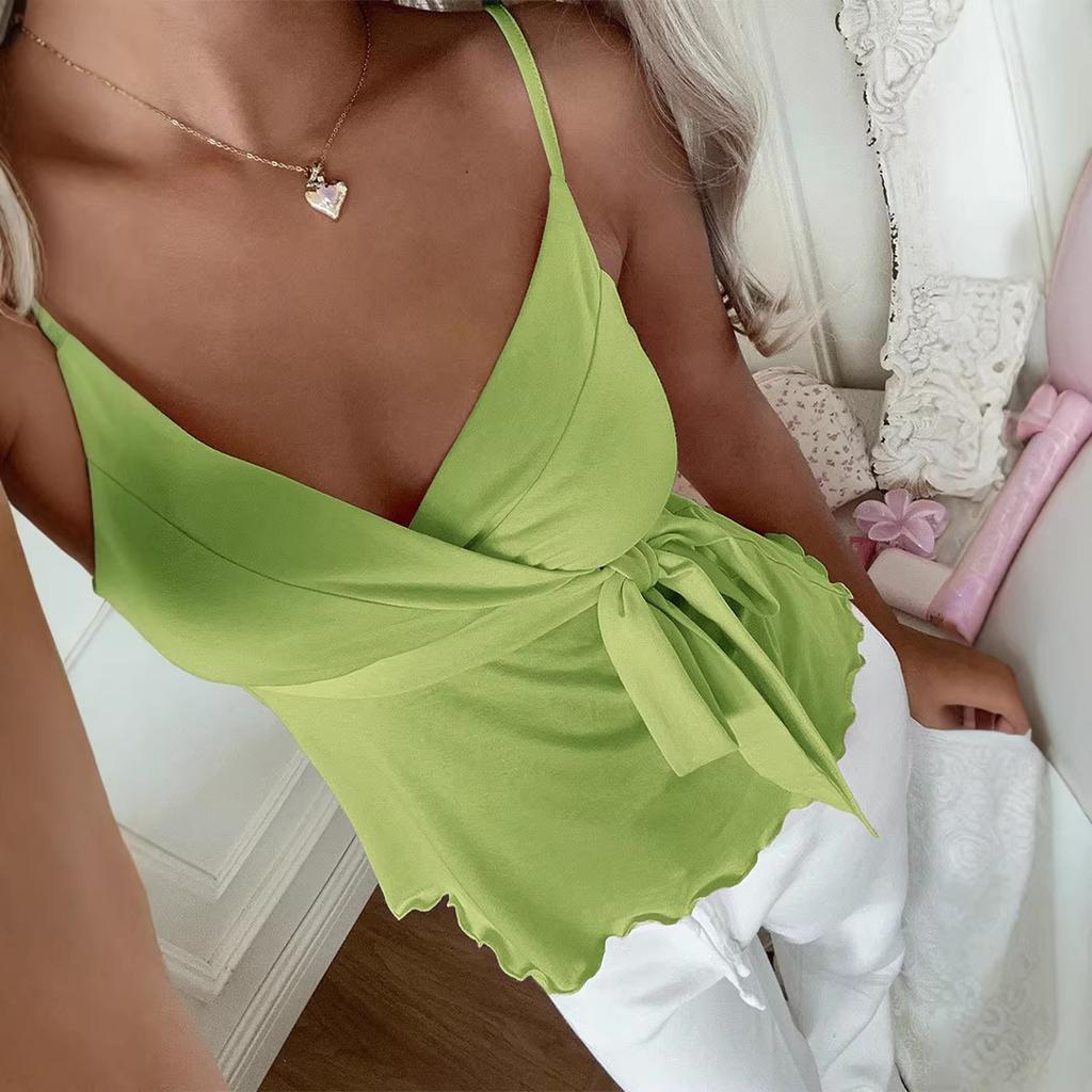 Damski gładki top cami z kopertowym dekoltem V na cienkich ramiączkach, wiązany w pasie, z falbankowym dołem, peplum, seksowny top bez rękawów