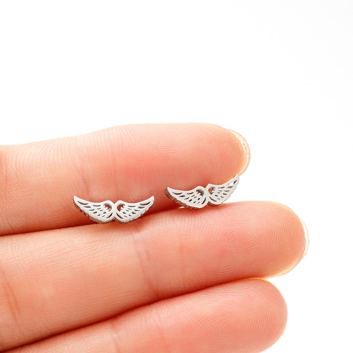 

Stylish Angel Wings Feather Stud Earrings - Vintage & Elegant