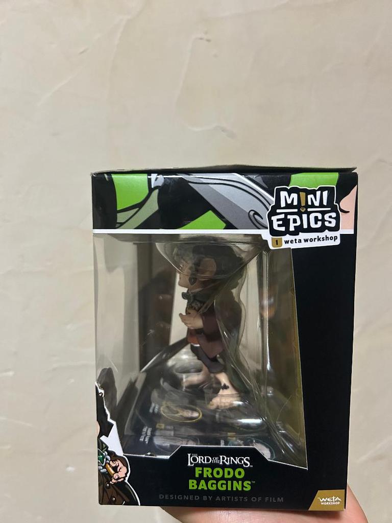 [USED] Lord of the Rings Frodo Baggins Figure