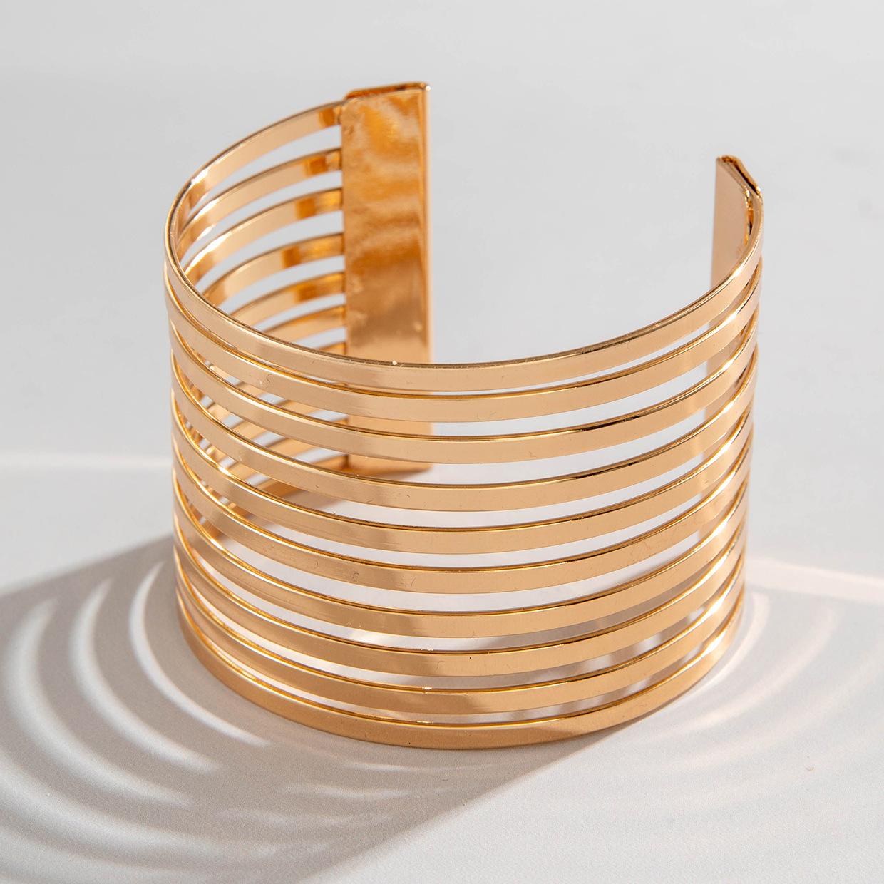 

Трендовый готический панк браслет с открытой манжетой для женщин, смелый геометрический вырез, металлический браслет Y2K, гладкое эффектное украшение для руки