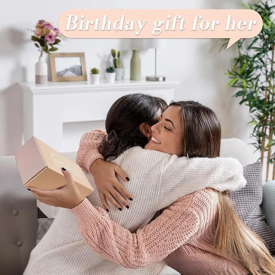 Rosa Spa-Geschenkkorb Eierbecher mit Reinigungsbürste Rosen-Badeball Herzseife Duftkerze Fransen-Halstuch Accessoires für Frauen