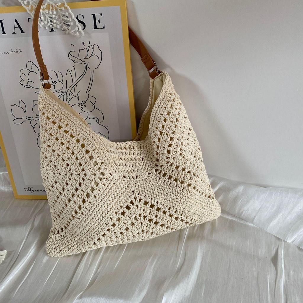 Luxury Woven Straw Shoulder Bag: Casual Vacation Style, Large Capacity
