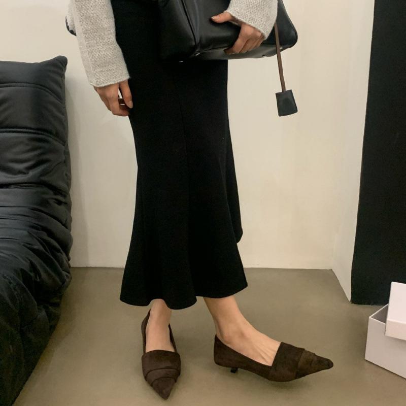 2025 Autumn New Low-heeled French Retro Pointed Single Shoes Women's Shoes Commuter Work Shoes