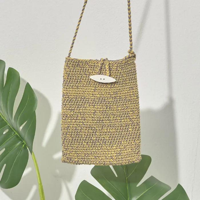 Horn button knit bag