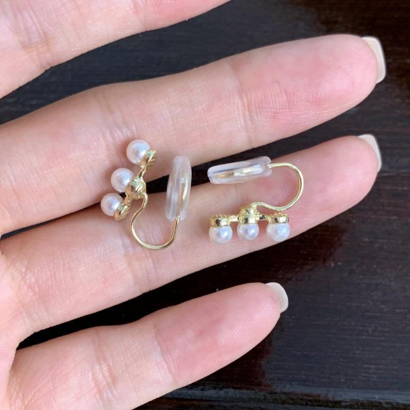 Korean Pearl Ear Clips: Stylish, Versatile, No-Pierce Earrings with Niche Design.
