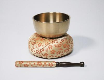 Isemura Kyoto Buddhist Altar Set with Sakura Pattern, a Japanese-made Bell Set with a Beautiful, Rich Tone. (Available In Various Sizes and Colors.)