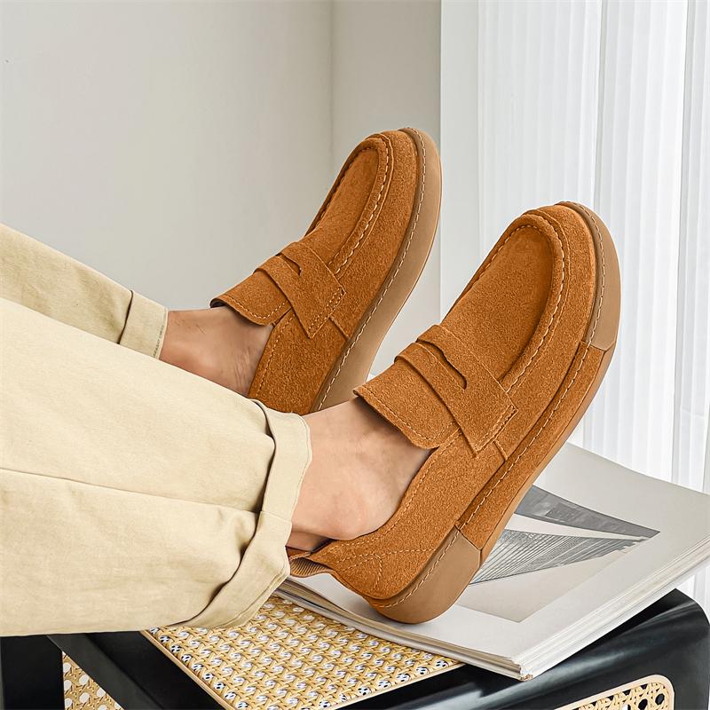 Fashion Moccasins Men Loafers slip on High Quality cow suede Leather Shoes Men Flats outdoor Lightweight Driving Shoes men footwear