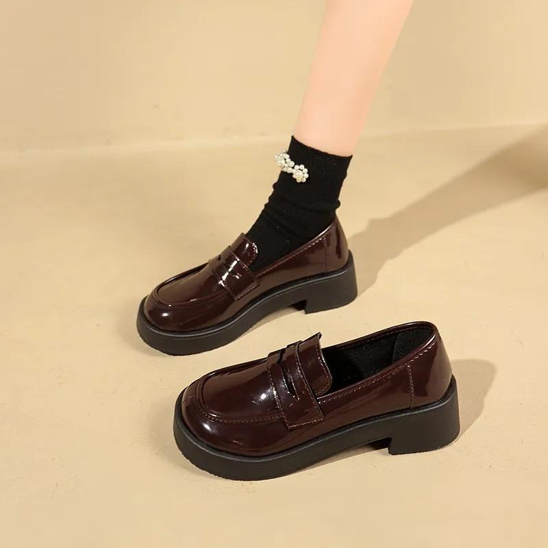 2024 Hot Sale Ladies Shoes Loafers Women's High Heels Fashion Round Toe Casual Pumps Women Brand Square Heel Shoes for Women